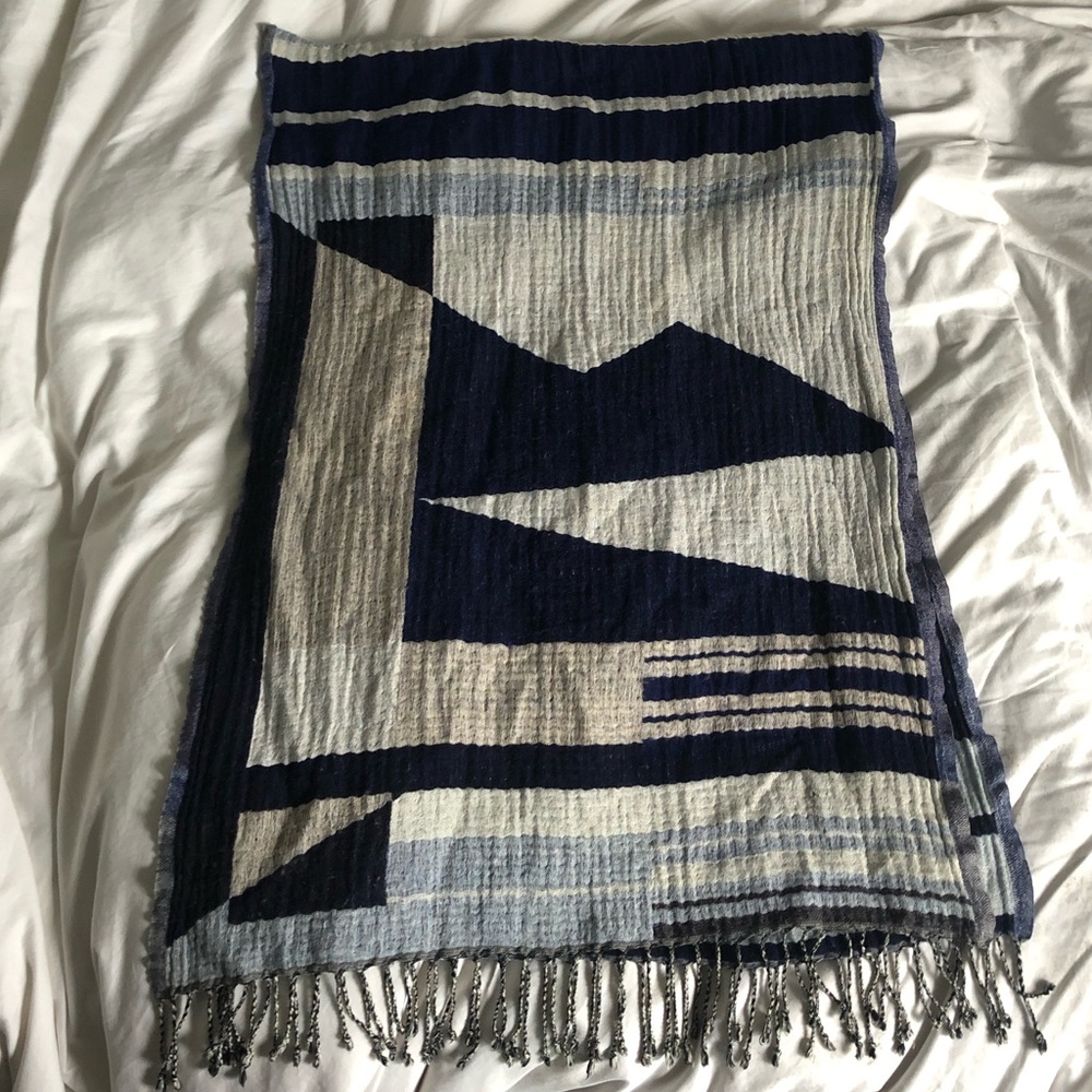 Wilfred geometric scarf